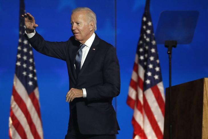 Komoly pénzosztással kezdi elnökségét Joe Biden (Fotó: EPA/JIM LO SCALZO)