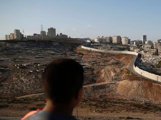 Maszkos izraeli telepesek támadtak nyugati önkéntesekre Ciszjordániában