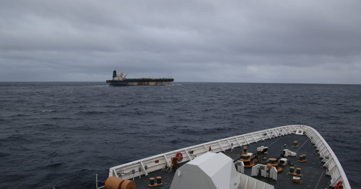 Felháborodtak az oroszok, jogellenesnek tartják az amerikai hajólefoglalást