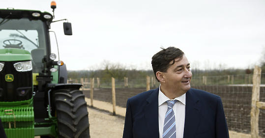 Itt egy térkép, ami megmutatja, hol dolgozik épp Mészáros ...