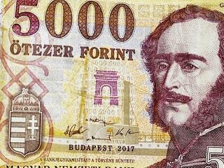 Nem csal a szeme, tényleg erősödött a forint