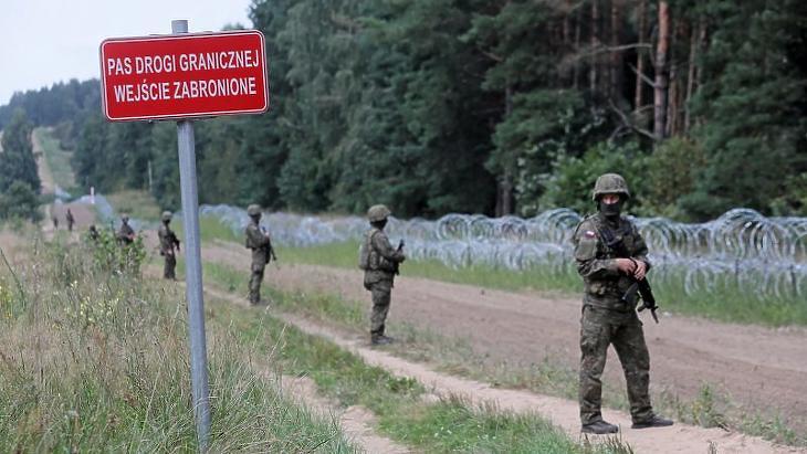Migránsválság: már Észtország is katonákat küld a lengyel határra