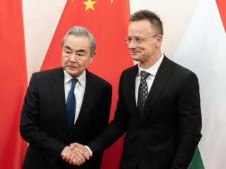 Wang Yi, Szijjártó Péter
