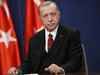 Erdogan ravasz játszmába kezdett a Nyugat megnyerésére