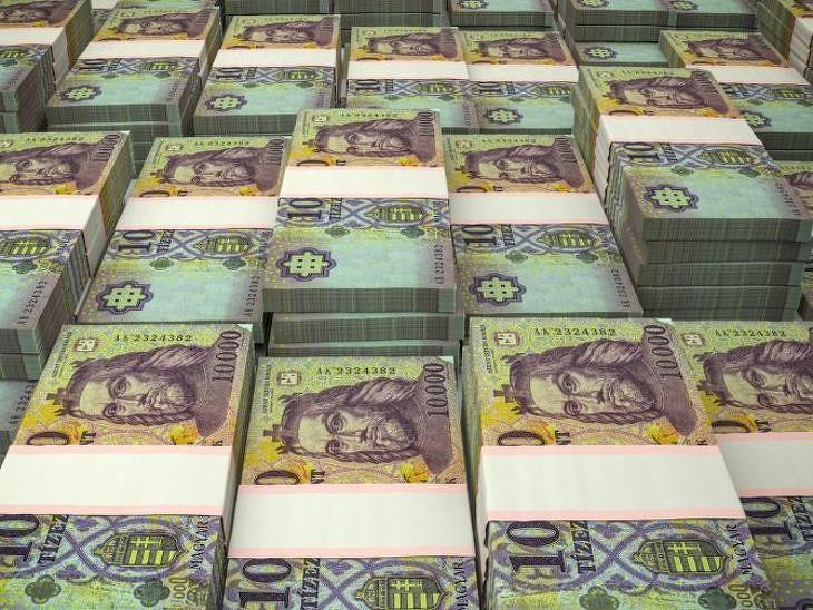 A forint úgy táncol, ahogy az euró fütyül