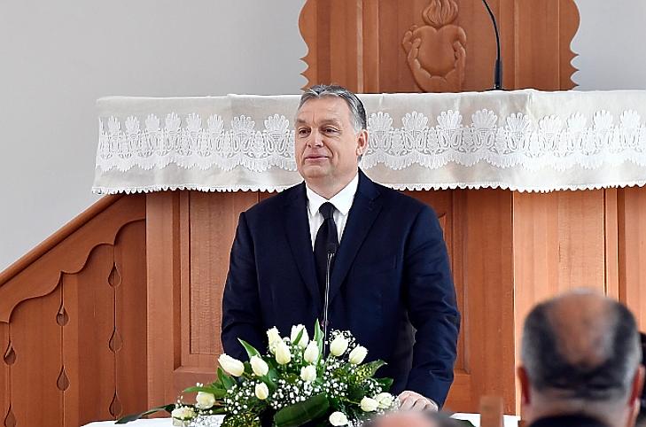 A nap képe: Orbán szokatlan helyen mondott ma beszédet