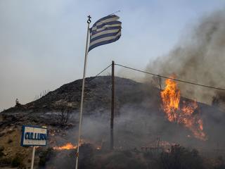 Görög erdőtüzek: megint baj lehet, kiadták a figyelmeztetést