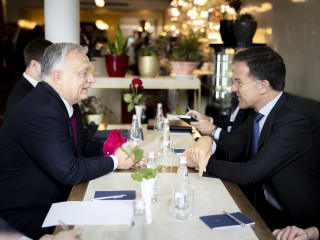 Orbán Viktor az ukránokról panaszkodott a NATO-főtitkárnak   