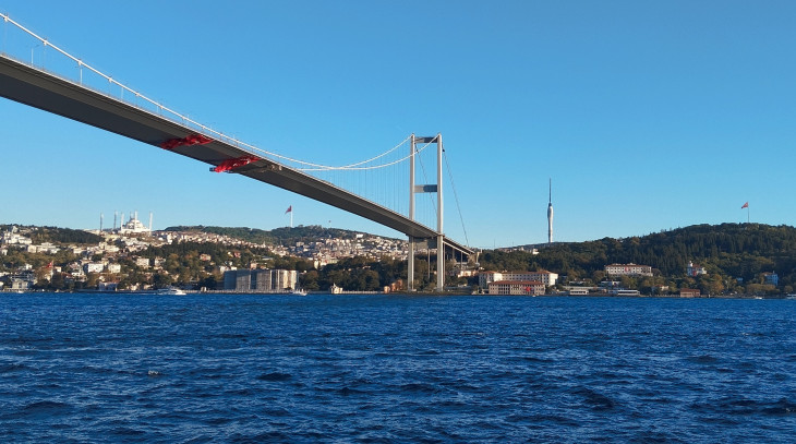 Két kontinens találkozik