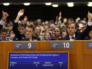 Az Európai Parlament szavaz a magyar ügyben Brüsszelben, 2023. június elsején. Fotó:  EPA/OLIVIER HOSLET 