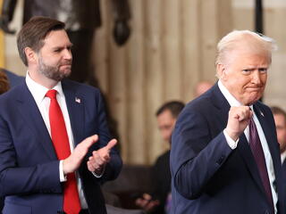 „Hatalmas győzelmet” ünnepel Donalds Trump 