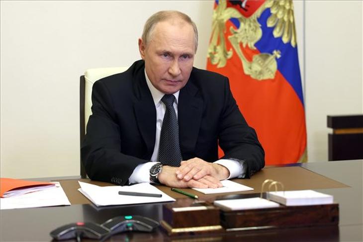 Putyin továbbra sem hajlandó valódi tárgyalásokra. Fotó: MTI/AP/Szputnyik/Kreml pool/Szergej Iljin