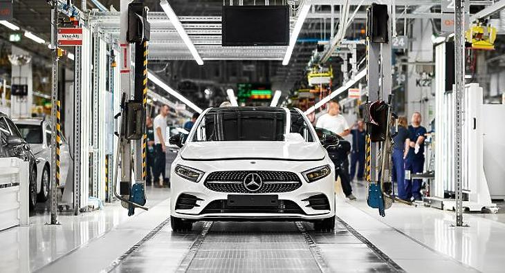 Csak lassítja a fejlesztést a kecskeméti Mercedes-gyár 