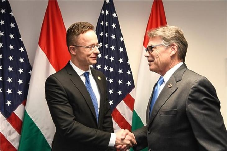 Amerikai gázt is vennénk az orosz mellé - erről tárgyalt Szijjártó Washingtonban