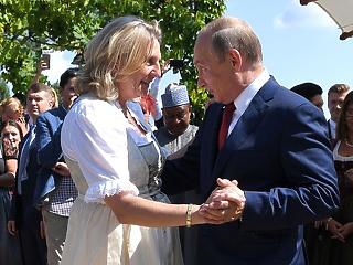 A nap képe: Putyin így táncoltatta meg a menyasszonyt 