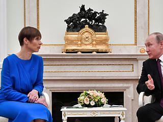 Putyin az észt elnökasszonnyal barátkozik