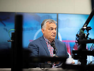 Orbán Viktor: nem lehet hitelből emelni a béreket