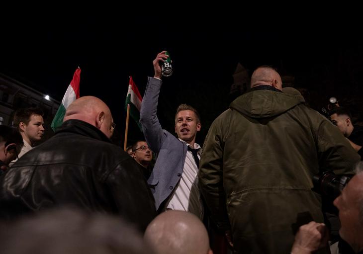 Magyar Péter megint az utcákra hívta az embereket, és ez csak a kezdet - képek