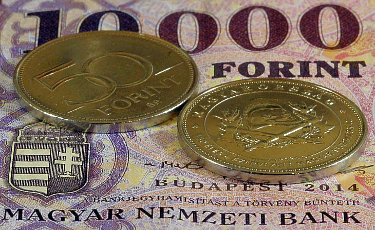 2 billió dolláros Tesla, 363 forintos euró