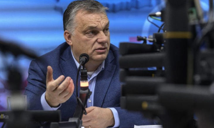Orbán Viktor szerint az ukrajnai menekültügy Magyarország és a Visegrádi négyek problémája. Fotó: MTI