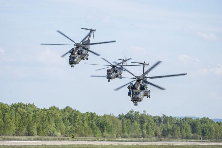 Figyelem, harci helikopterek zaja veri fel a csendet Magyarországon