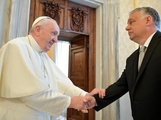A nap képe: így fogadta Orbán Viktort Ferenc pápa   