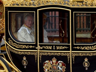 III. Károly úton a koronázásra. Fotó: EPA/Neil Hall