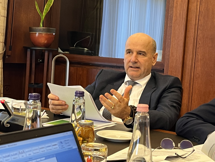 300 milliárd forintot javasol kifizetni osztalékként a menedzsment a részvényeseknek Bencsik László szerint