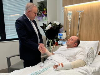 Már félmilliárd forintnyi adományt kapott a sydney-i lövöldözés hőse