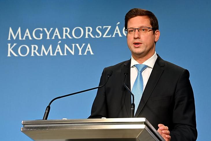 Gulyás Gergely: Magyarország túl van a második hullám csúcspontján
