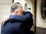 Nincs kinn a vízből, de egyelőre stabil Orbán Viktor fontos szövetségesének helyzete