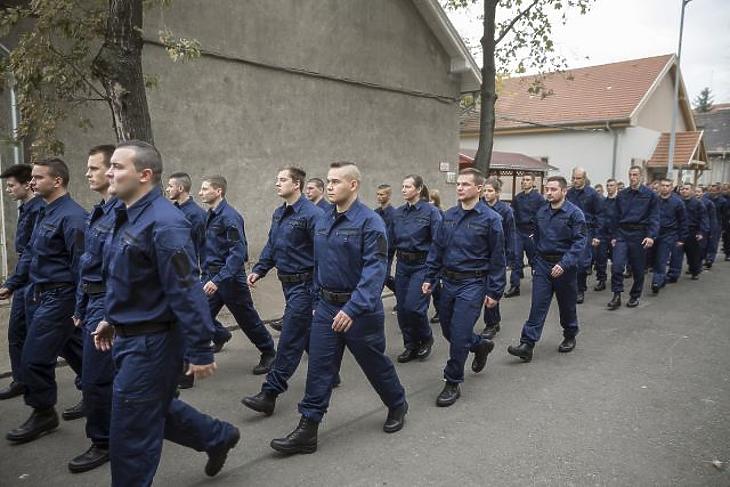 Csökkent a nyomás? Alig próbáltak bejönni az országba