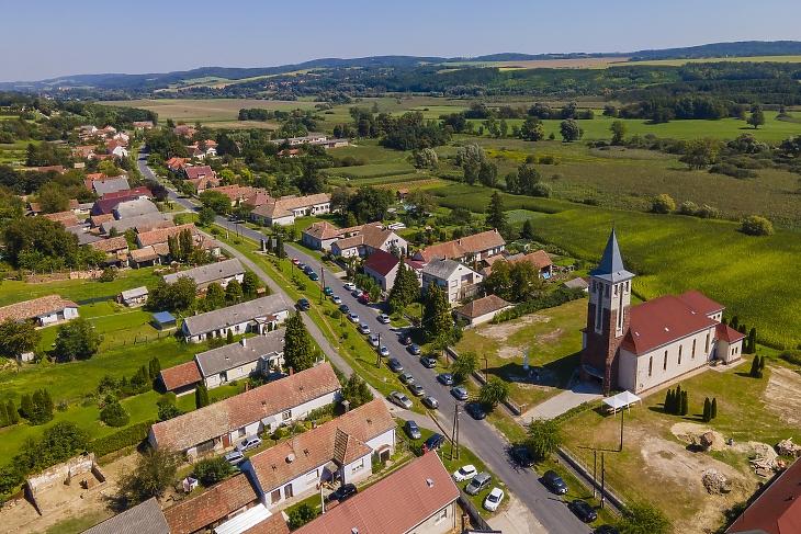 Egy település a 2679-ből: a Zala megyei Pölöskén is igénybe vehető a falusi csok. Fotó: MTI/Varga György