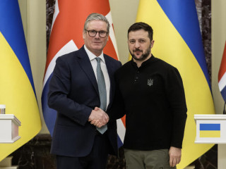 Zelenszkij már Londonban van a brit miniszterelnöknél