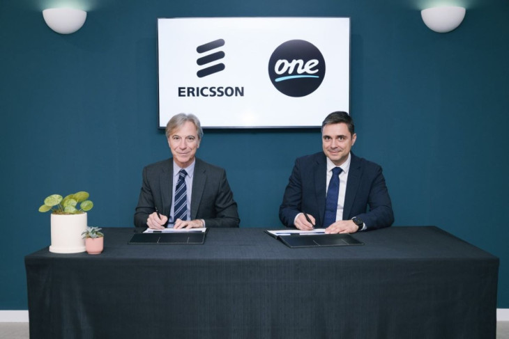 Antonio Passarella, az Ericsson Közép-Európáért és Észak-Balkánért felelős vezetője és Brano Djurović, a One Macedonia ügyvezető igazgatója