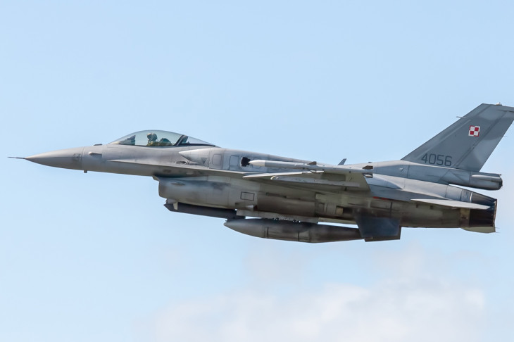 A lengyel légierő egy F-16-os gépe - megjelenhetnek az ukrán légtérben is? 