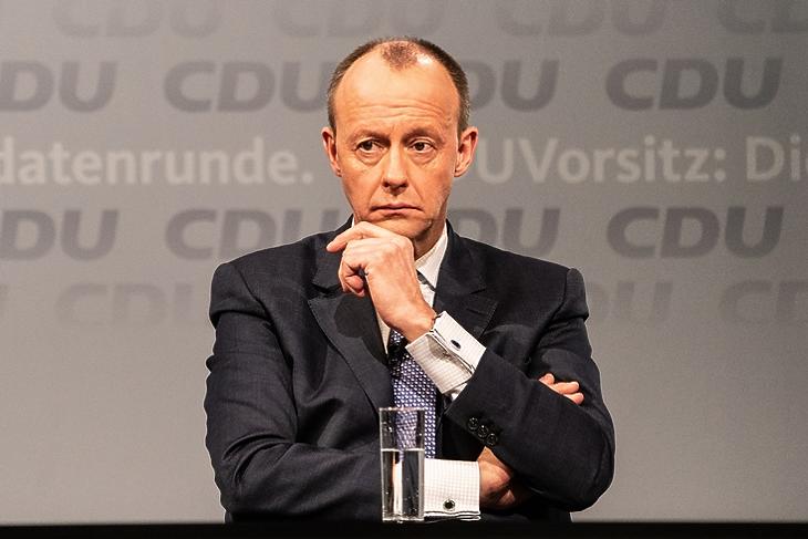 Lassan betelik a pohár:  Friedrich Merz a jelöltek  vitáján a CDU berlini központjában 2021. január 8-án. EPA/FILIP SINGER