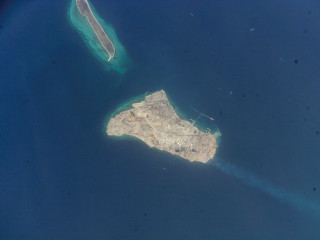 Irán olajexport-berendezéseinek szétbombázásával fenyeget az amerikai elnök