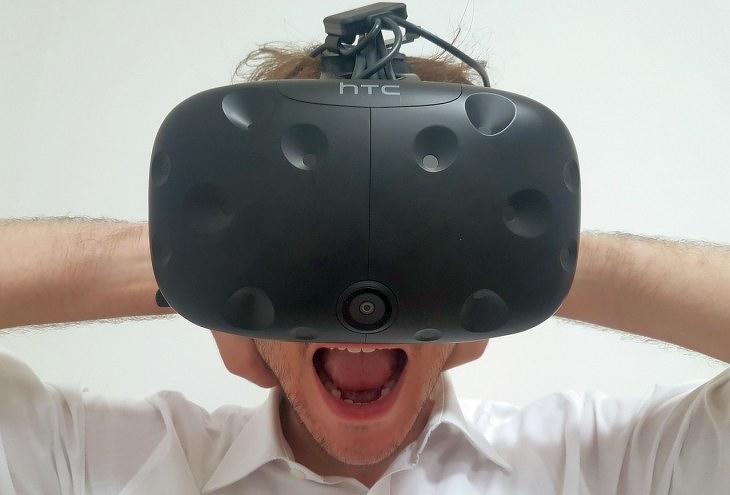 Jó hír az omikronról, háború az Apple és a Meta között