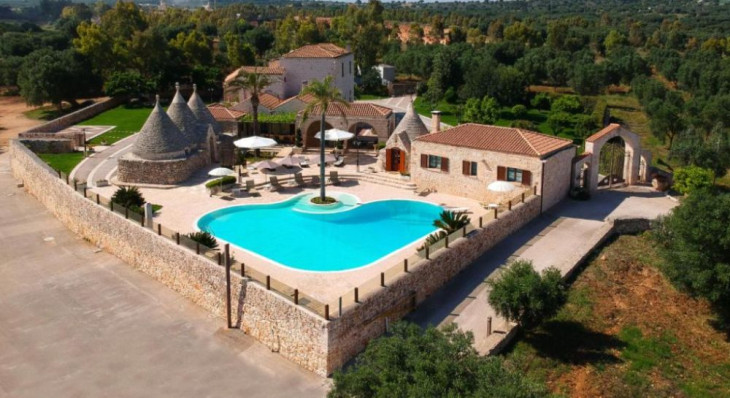 A Masserio Benefico luxusvilla, ahol Giorgia Meloni olasz miniszterelnök töltötte a szabadságát