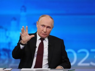 Vlagyimir Putyin az éves sajtókonferenciáján Moszkvában 2023. december 14-én. Fotó:  EPA/MIKHAEL KLIMENTYEV / SPUTNIK / KREMLIN 