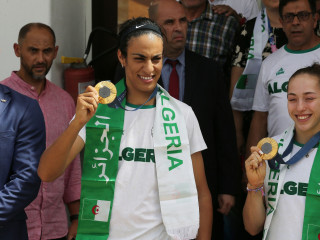  Imane Khelif és Kaylia Nemour algériai aranyérmesek hazaérkezése Algír, 2024. augusztus 12. 