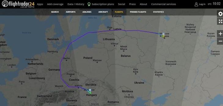 Így kerülte ki az érintett országokat a moszkvai járat. Fotó: flightradar24.com
