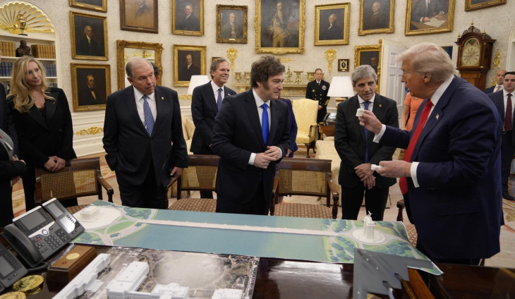 Donald Trump kézben tartja nagyszabású elképzelése egy kockáját