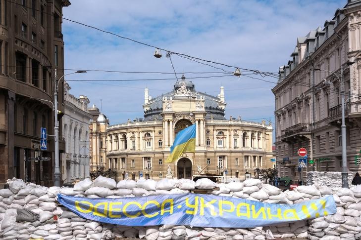 Odesszai napló: Katalin cárnőt ledöntik, Zsukov marsall már a földön hever