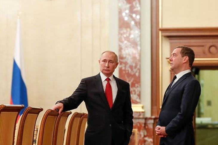 Akár komoly fordulatot is jelenthet az orosz kormány lemondása