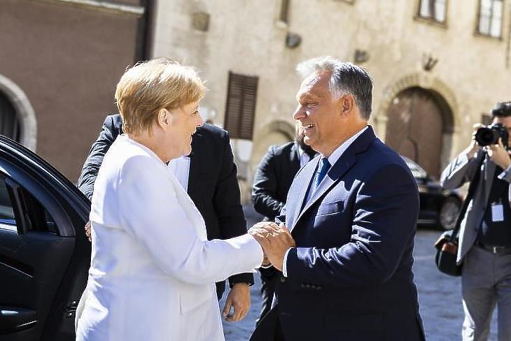 Orbán Viktor és Angela Merkel különös szövetsége - A Hét videója