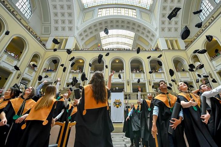 112 ezren akarnak bejutni a felsőoktatásba 