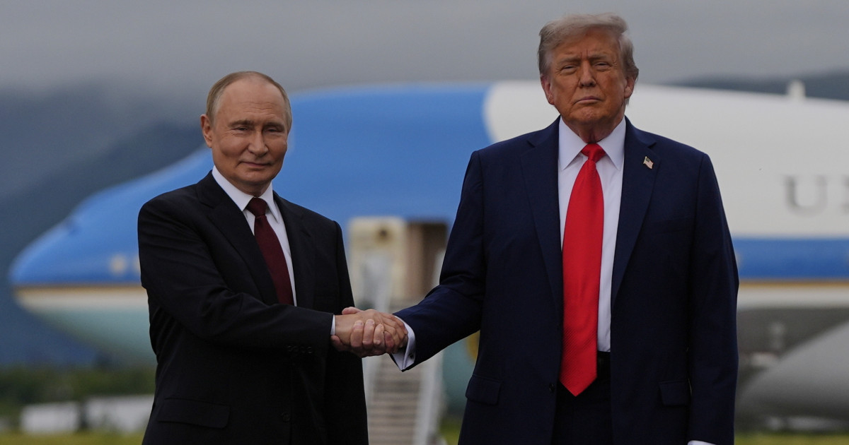Megérkezett Putyin Alaszkába, így fogadta őt Trump Kép