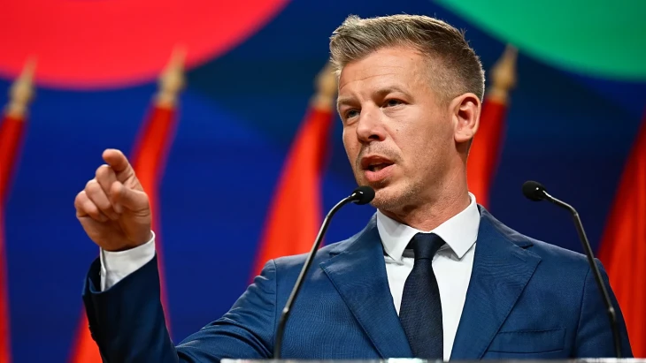 Bulldózer módjára ment végig a közmédián